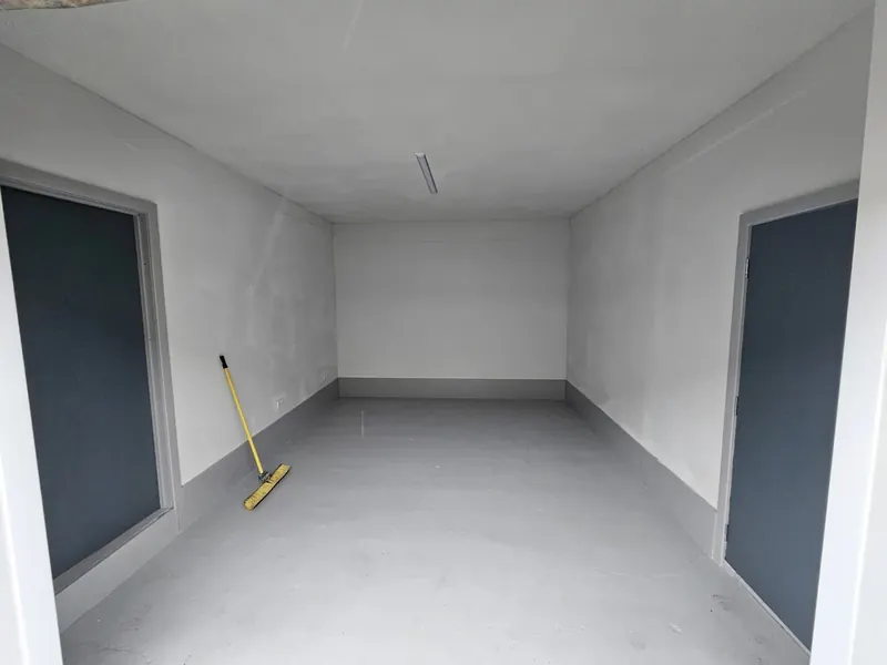Unit with internal doors that connect to the units on either side